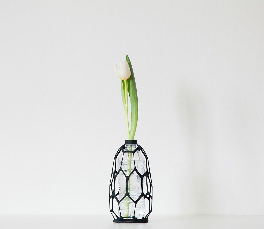 Libero Rutilo Italy trendy 3D printed spider tulip