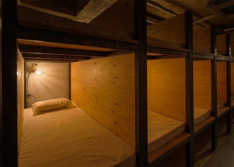Modern Design Hostel Tokyo Bibliotek Bookshelf Sleeping Cabin Bunk Bed