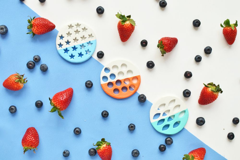 Summer mood with fresh fruit and DIY coasters
