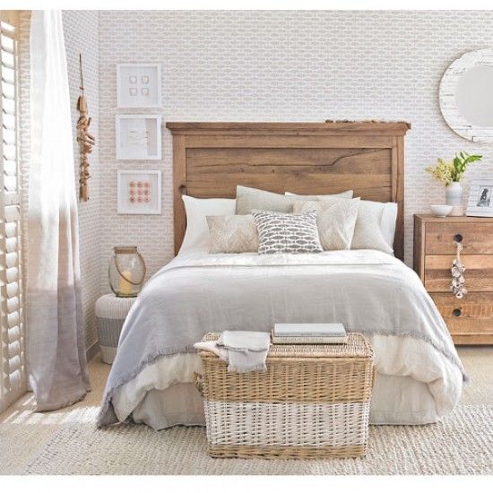 Cozy bedroom with romantic decorative elements from the sea.