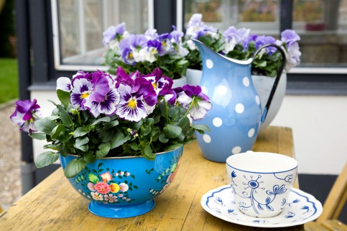 Pansy retro motif for home accessories