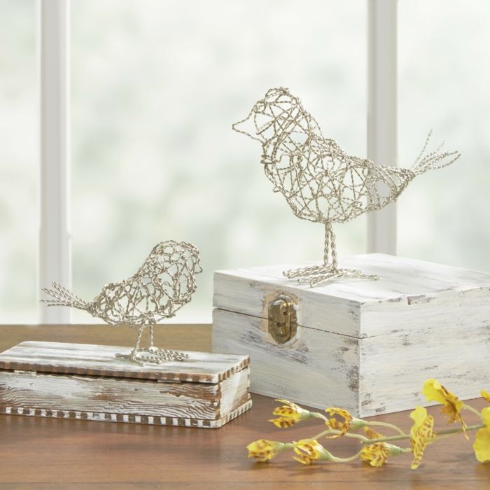 Bird figures as decoration and home accessories - beautiful bird accessories