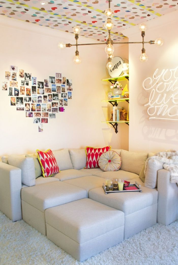 Wall decoration with photos in the shape of a heart