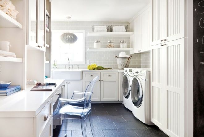 Waschküche weiß Plastikstuhl Tipps Schöner Wohnen Fliesenboden