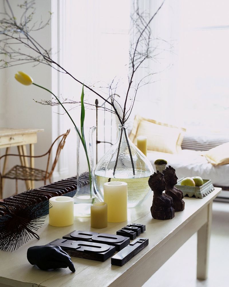 Home accessories are important when furnishing according to Feng Shui 