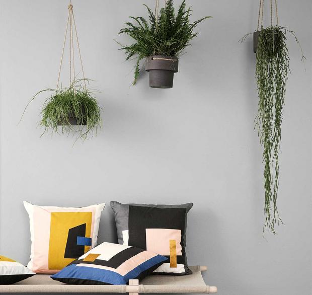 Wohnung Ideen Pflanzen Hängepflanzen Dekokissen eckig Design Wand grau