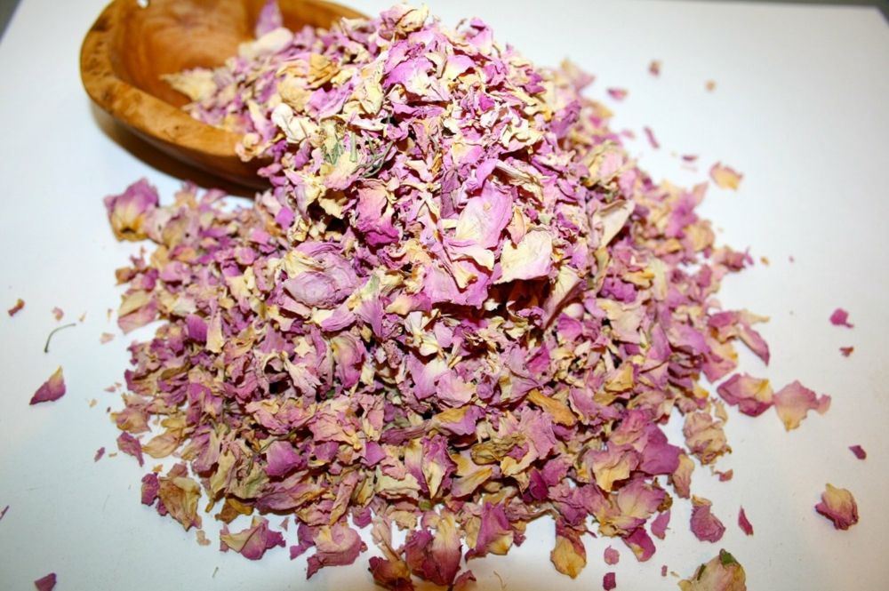 The flowers can be left to dry and enjoyed as a soothing tea