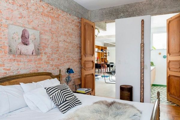 Üppiges Grün und farbenfrohes Vergnügen verflechten sich in einer