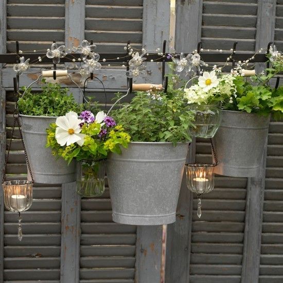 Flower pots garden fence ideas