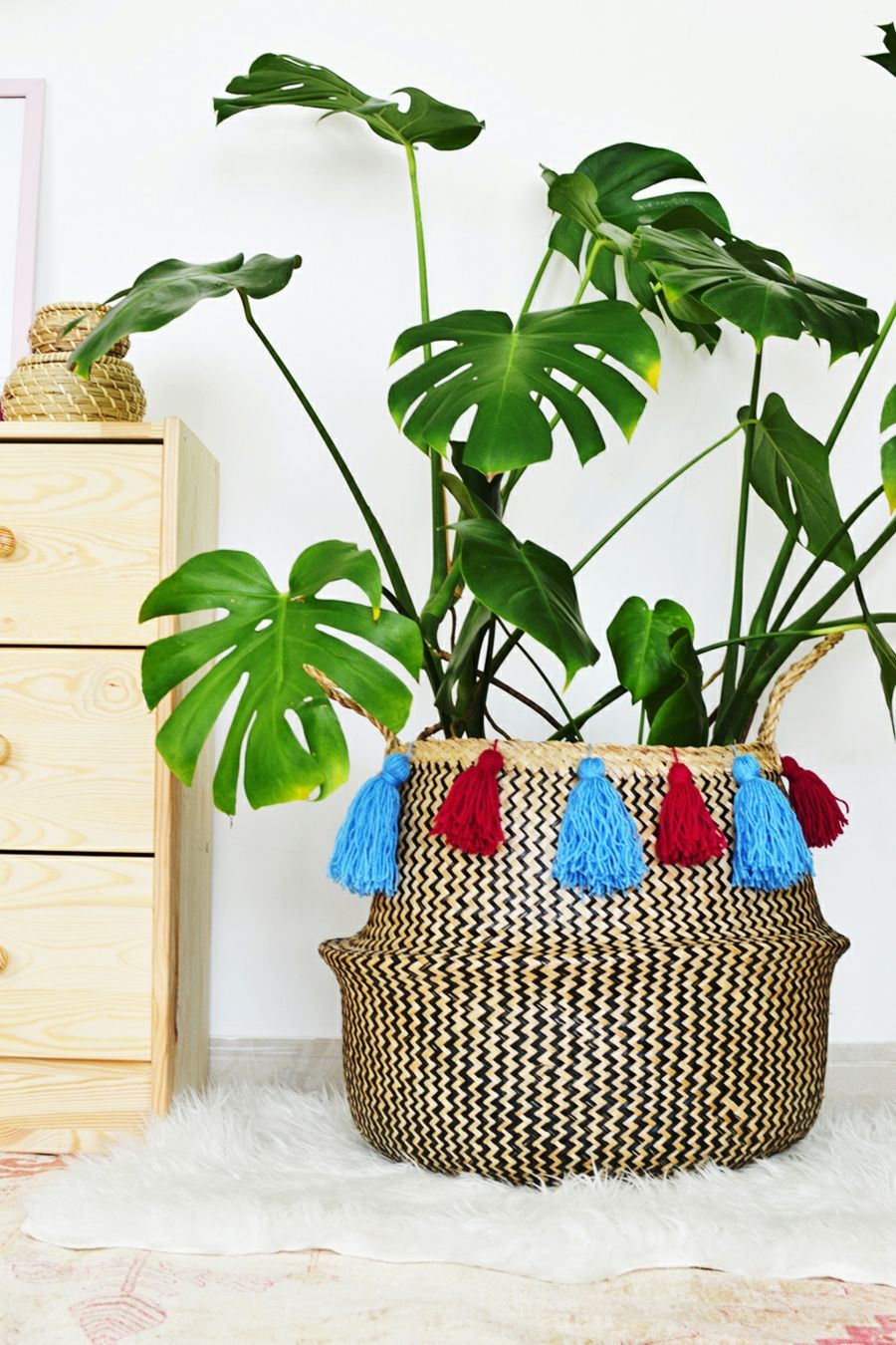 Delicious window leaf planter wicker basket DIY decoration idea