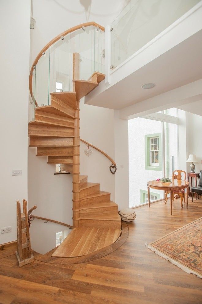 Solid wood spiral staircase