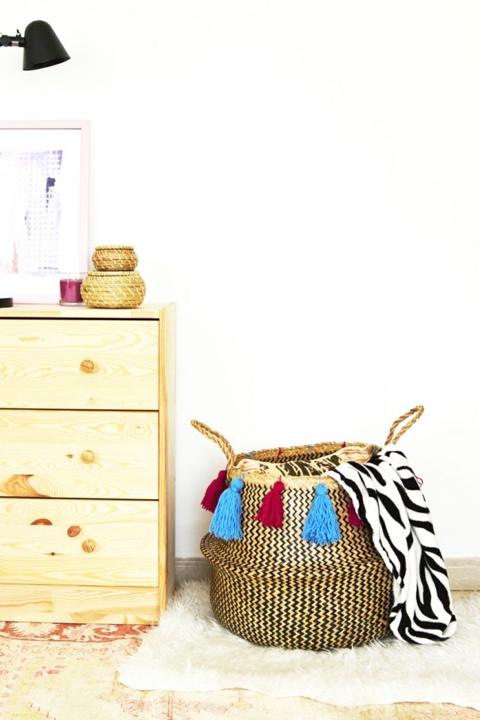 Toller Korb aus Seegras mit DIY bunten Quasten - Trendomat.com