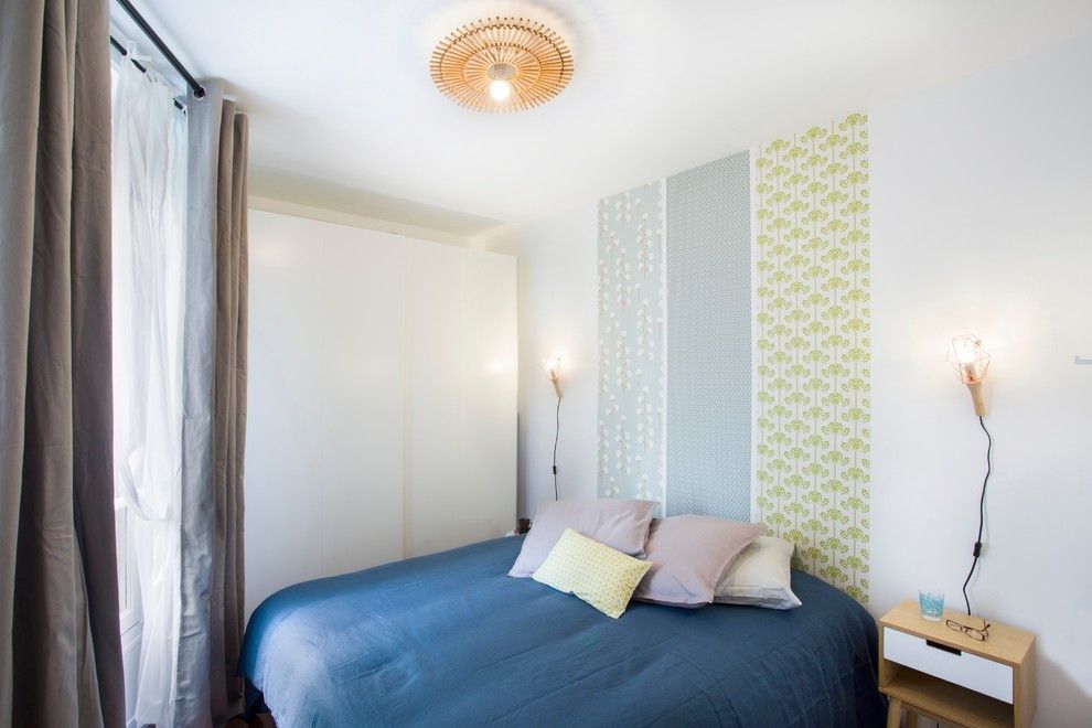 Schlafzimmer tapete ideen: tapete schlafzimmer streifenmuster mit ...