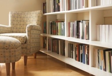 11 Möglichkeiten, ein schön gestaltetes Bücherregal zu erstellen