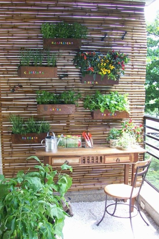 Garden patio ideas design vertical wood wall