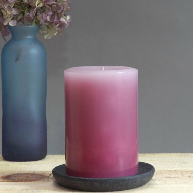 Candle decoration ideas trend colors Serenity and Rose Quartz