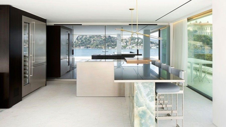 Kücheninsel moderne Küche in minimalistischem Stil Panoramafenster