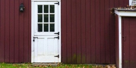 Country style dark red facade wall cladding wood