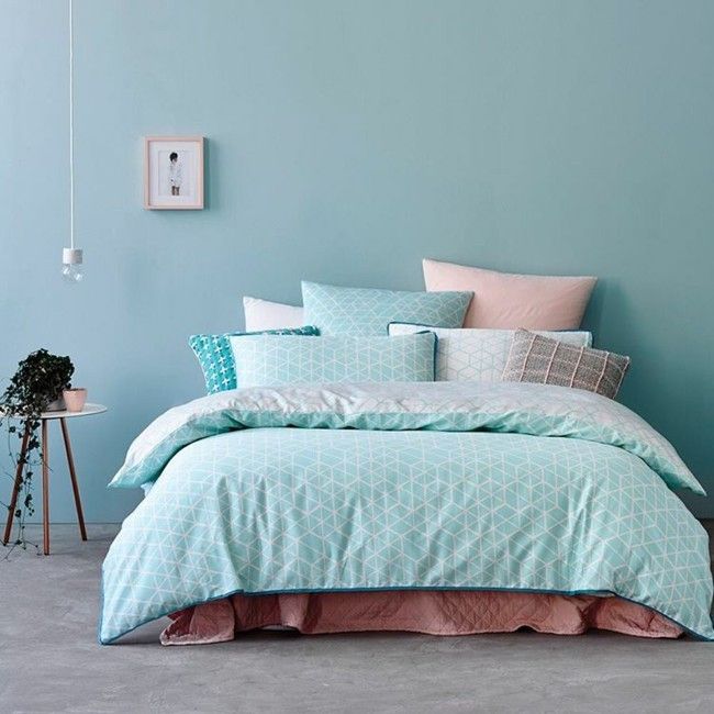 Schlafzimmer Ideen Trendfarben Serenity und Rose Quartz