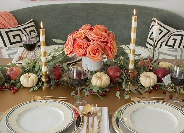 Table setting white pumpkins roses red apples autumn decoration tips