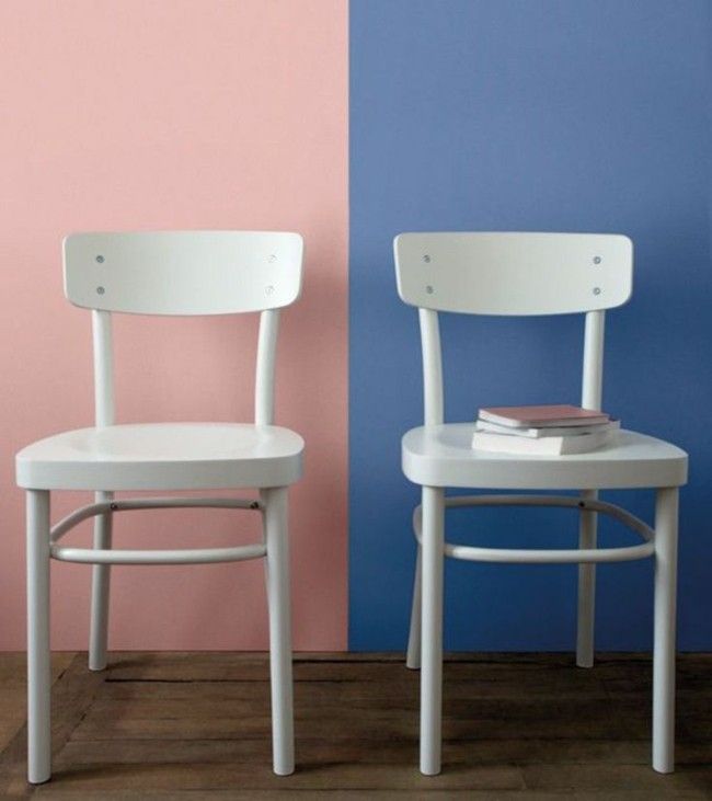 Wandgestaltung Trendfarben weiße Stühle