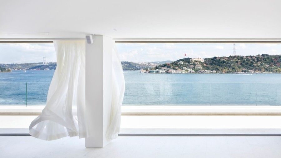 nahtlose Geländer Balkongestaltung Panoramafenster weiße Gardine
