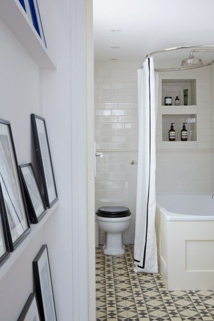 bathroom-geometric-tile-toilet-bathtub
