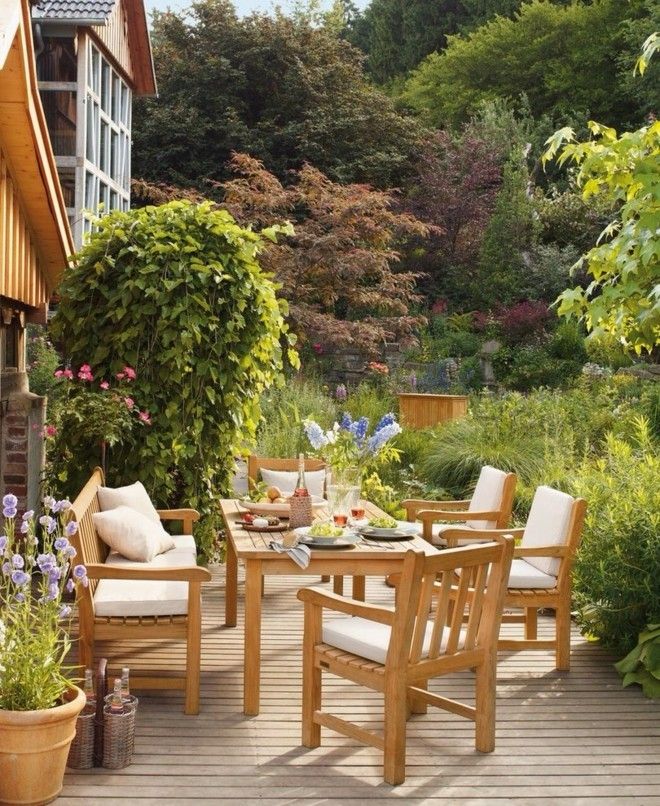 exterior-ideas-classic-terrace-and-balcony-wooden chairs