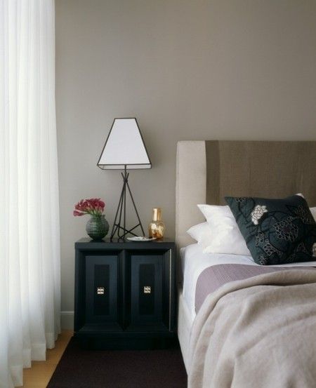 bedside table-black-bedroom-lamp-design