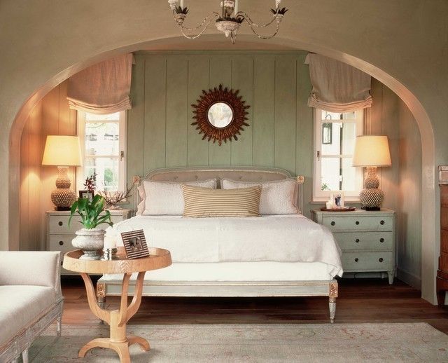 bedroom-romantic-design-green-wall-panels