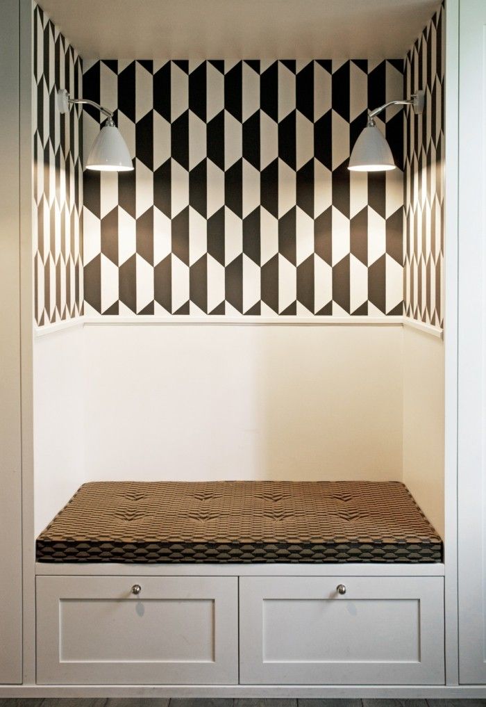 bench-wall-design-ideas-wallpaper-hallway-lamp