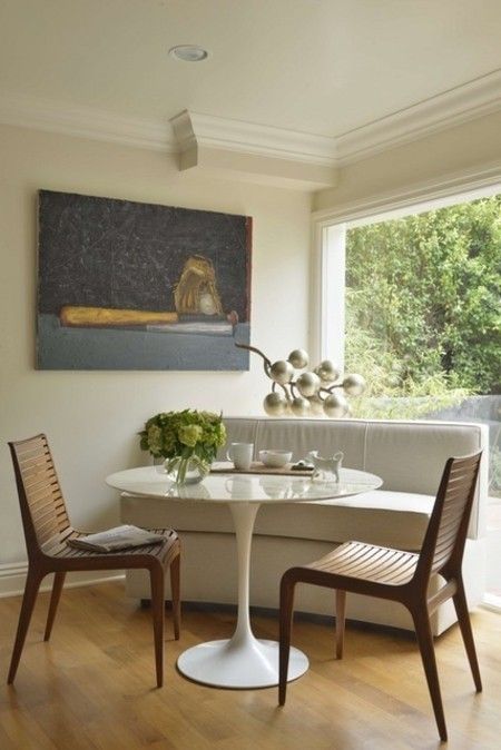 chairs-dining room-table-design-round-table