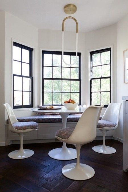 chairs-dining room-round-table-design-chair