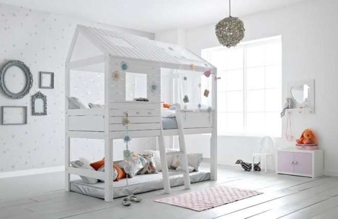 dreamlike-cot-nursery-design