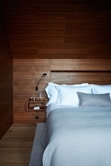 wall cladding-wood-bedroom-modern-wall lamp-reading lamp