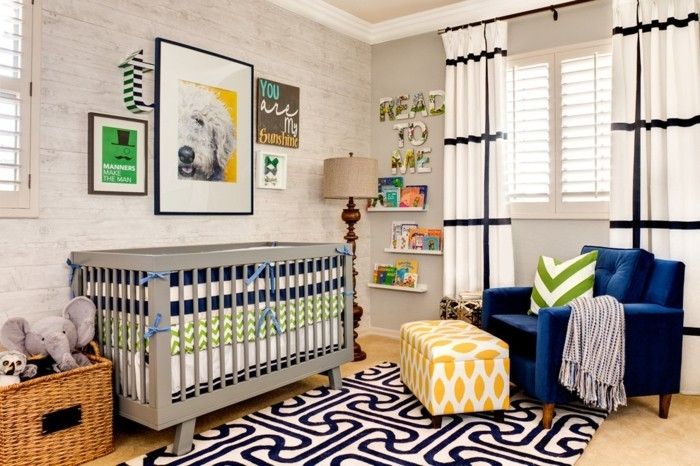 klassisches-babyzimmer-mit-dunkelblauen-akzenten-junge-madchen