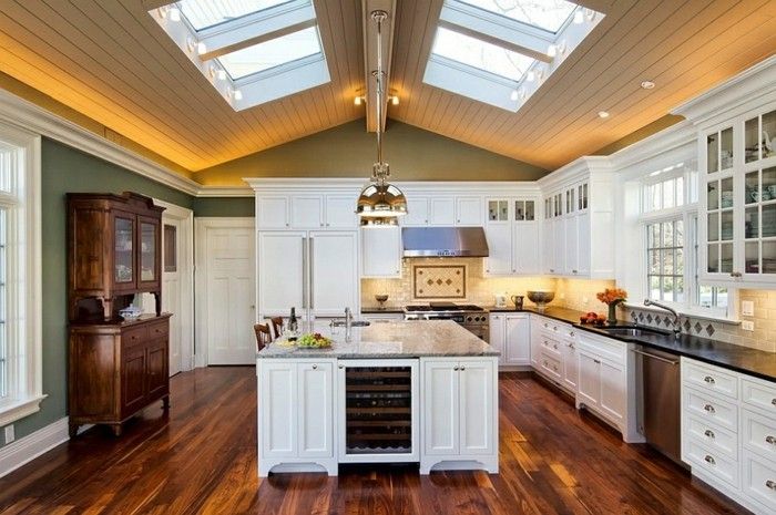 skylight-dachfenster-dachschrage-kuche-im-klassischen-stil
