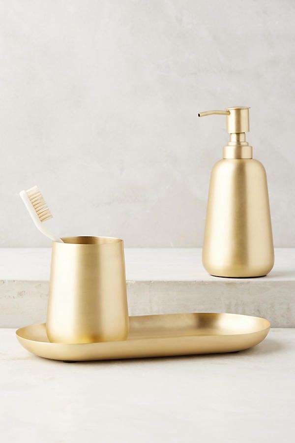 bathroom-accessories-set-made-of-brass-with-gold-shimmer