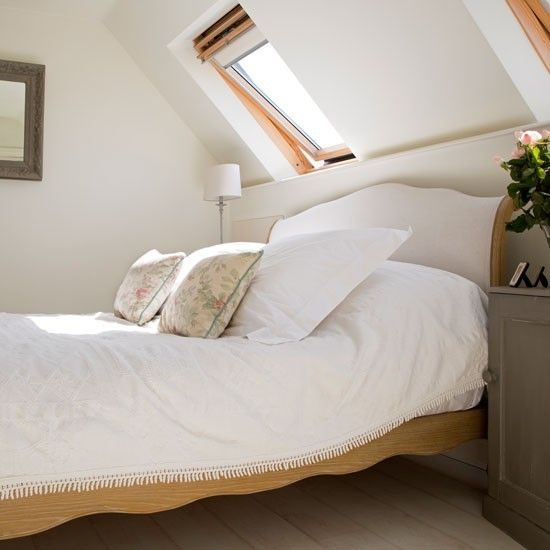Eye-catcher-in-the-small-bedroom