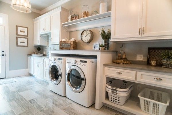 large-modern-laundry-room-in-a-house-in-the-country