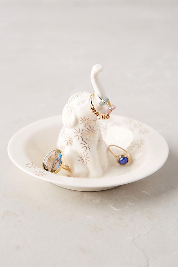 small-elephant-made-of-porcelain-as-a-jewelry-holder