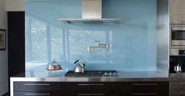 modern-kitchen-mirror-made-of-glass