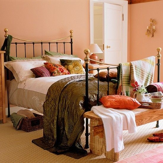 bedroom-in-neutrals-autumn-tones