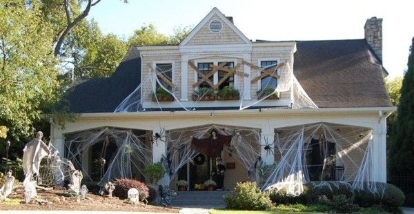 haunted-house-on-halloween-imagination-and-creativity