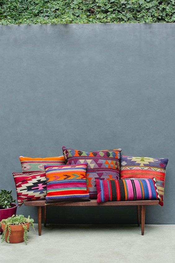 decorative-pillows-with-ethno-motifs