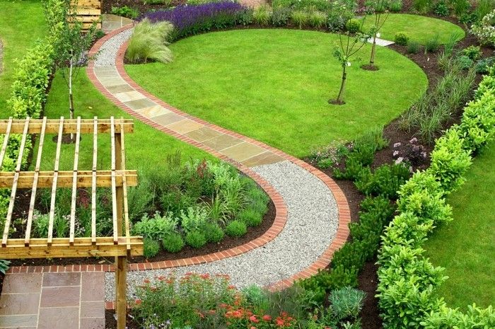 curved-paths-in-the-garden