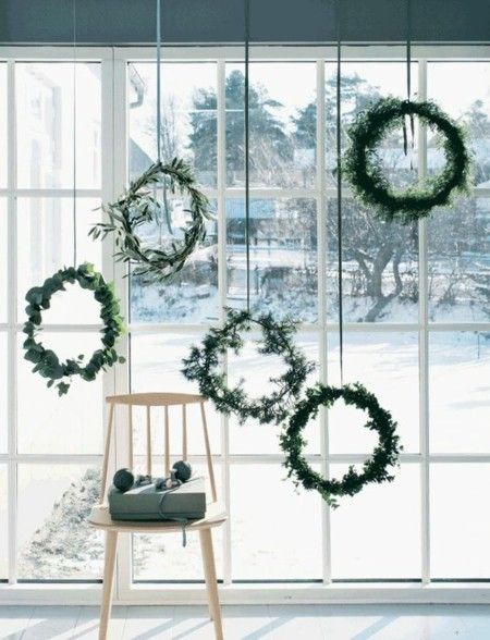 green wreath christmas decorations