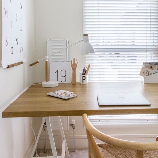 home-office-in-scandinavian-style-all-in-white-with-wood-accents