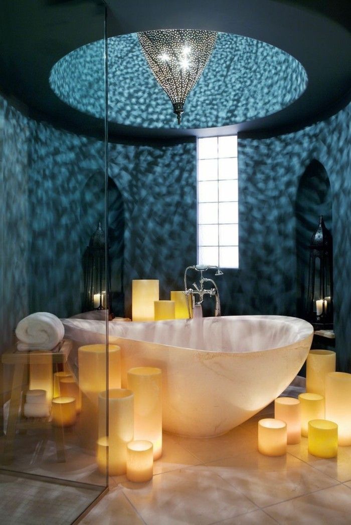 candles-create-a-pleasant-atmosphere-in-the-bathroom