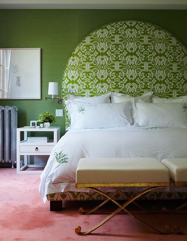 modern-bedroom-green-wall-paint